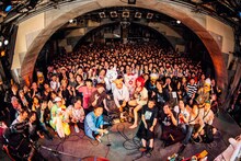 アルカラのアンコールの様子。（撮影：西槇太一）