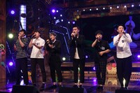 “ディズニーソング対決”の様子。