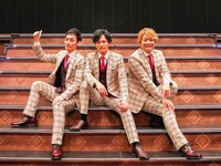 左から草なぎ剛、稲垣吾郎、香取慎吾。