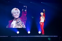 テミン「TAEMIN ARENA TOUR 2019 ～X～（Xに上付きTMが正式表記）」東京・日本武道館公演の様子。（撮影：田中聖太郎）