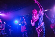「Lucky Kilimanjaro Presents “君が踊り出すのを待ってる”」のLucky Kilimanjaroのライブの様子。（写真提供：ドリーミュージック）