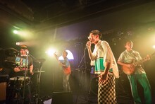 「Lucky Kilimanjaro Presents “君が踊り出すのを待ってる”」のLucky Kilimanjaroのライブの様子。（写真提供：ドリーミュージック）
