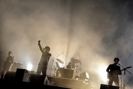 「OKAMOTO'S 10th ANNIVERSARY LIVE "LAST BOY"」の様子。（Photo by Shun Komiyama）