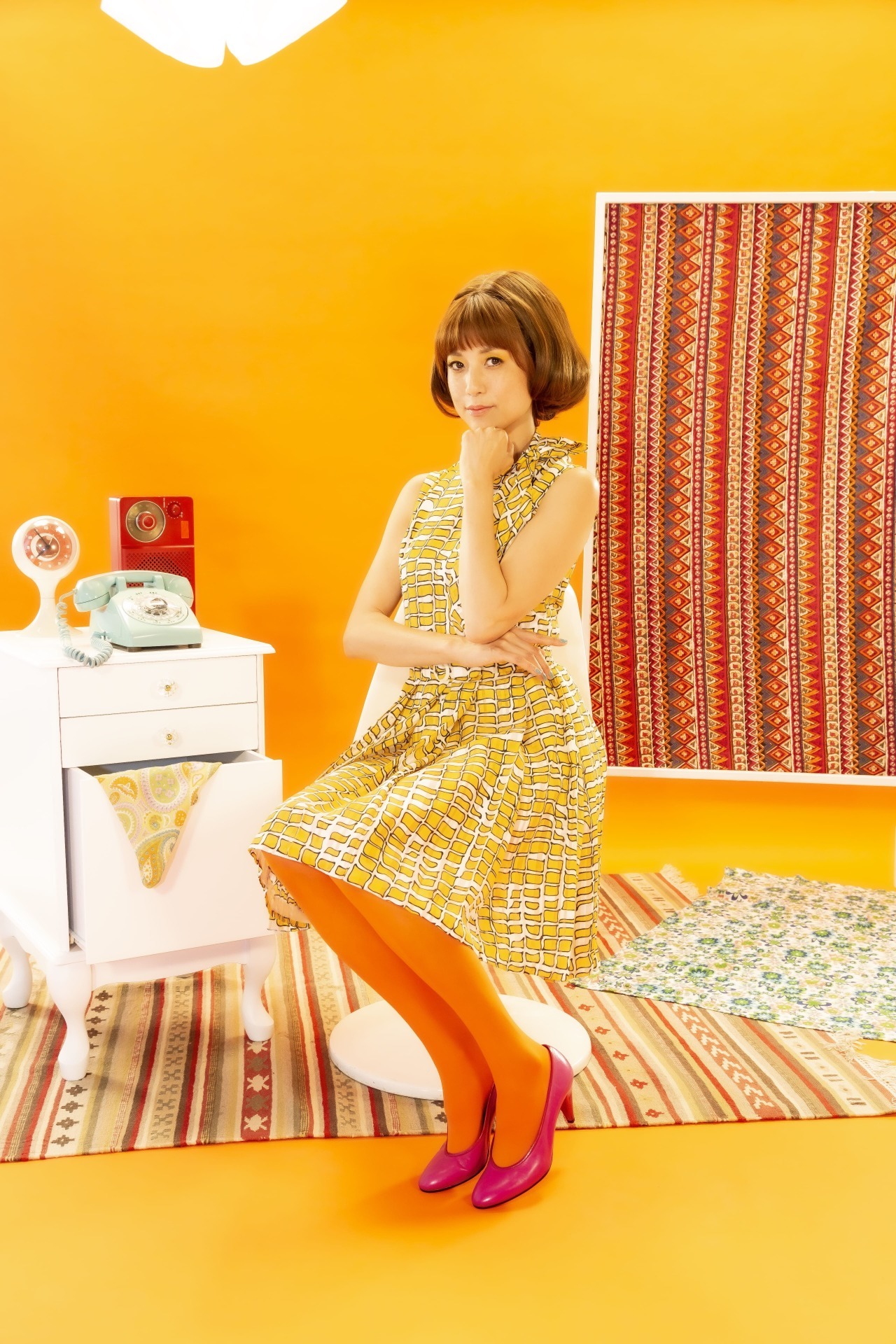 「LOVE 2020」で七変化するhitomi。