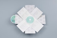 LiSA「紅蓮華」初回限定盤の展開見本画像。