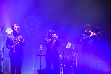 FIRE HORNS（撮影：岸田哲平）