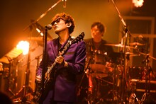 スガシカオ「SUGA SHIKAO TOUR 2019～労働なんかしないで 光合成だけで生きたい～」東京・NHKホール公演の様子。（撮影：岸田哲平）