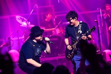 スガシカオ「SUGA SHIKAO TOUR 2019～労働なんかしないで 光合成だけで生きたい～」東京・NHKホール公演の様子。（撮影：岸田哲平）