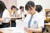 岩田陽菜 (c)東北新社