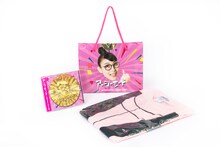 ハシヤスメ・アツコ「ア・ラ・モード」初回限定盤の内容物。