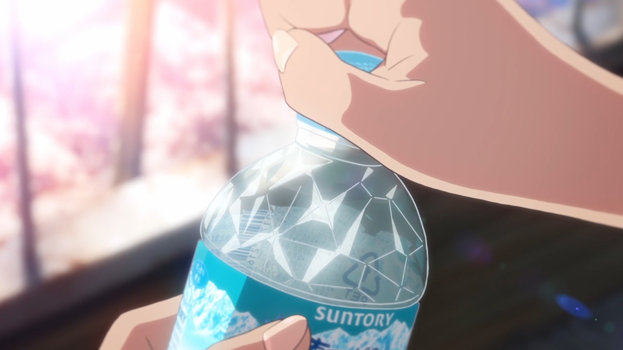 サントリー天然水の新CM「手のひらを空に（晴れ）」のワンシーン。(c) 2019「天気の子」製作委員会