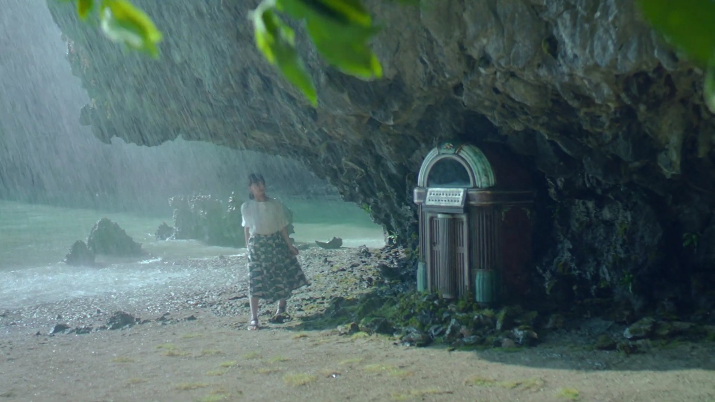 「淡麗グリーンラベル」CM「GREEN JUKEBOX 夏篇」のワンシーン。