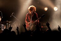 浅井健一 & THE INTERCHANGE KILLS「INDIAN SUMMER QUATTRO GIGS」東京・渋谷CLUB QUATTRO公演の様子。（撮影：岩佐篤樹）
