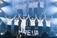 「KREVA NEW BEST ALBUM LIVE 成長の記録」の様子。