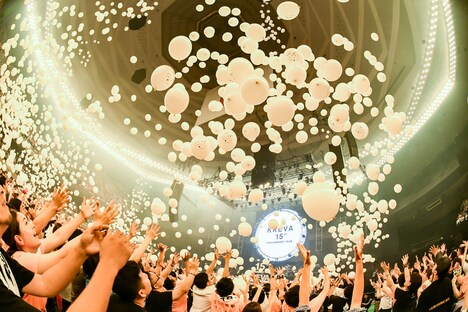 「KREVA NEW BEST ALBUM LIVE 成長の記録」オープニングの様子。