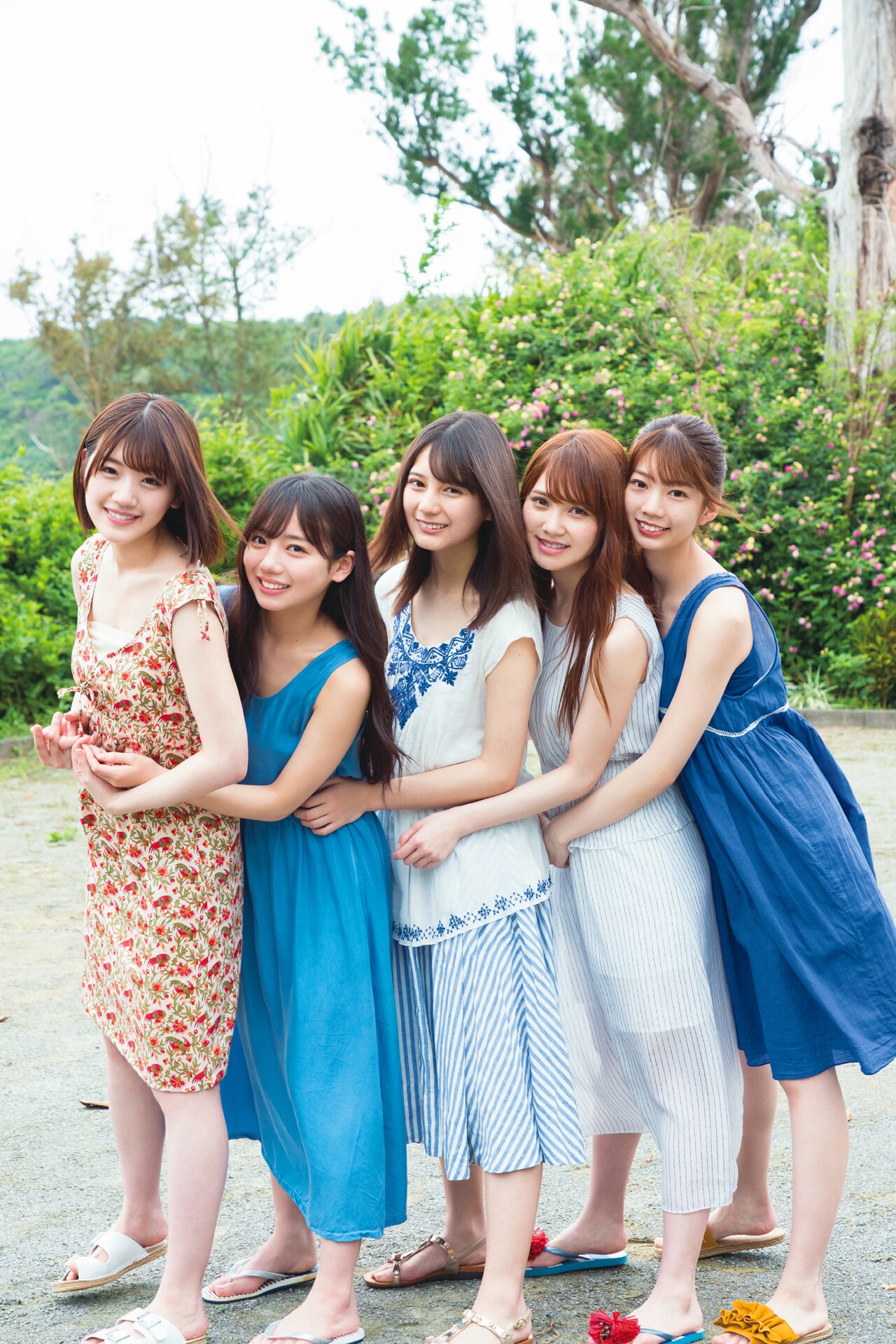 日向坂46 1st写真集（タイトル未定）より。（Photo by YOROKOBI） - 日