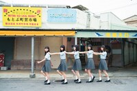 日向坂46 1st写真集（タイトル未定）より。（Photo by YOROKOBI）