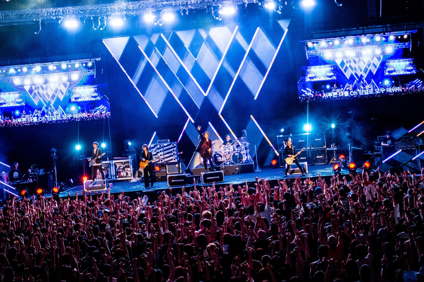 GLAY「GLAY 25th Anniversary Special Live in Seoul」の公演の様子。（撮影：岡田裕介）