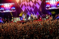 GLAY「GLAY 25th Anniversary Special Live in Seoul」の公演の様子。（撮影：岡田裕介）