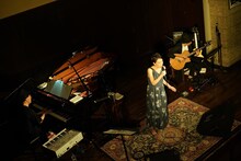 笹川美和のライブの様子。（photo by shiori nakamura）