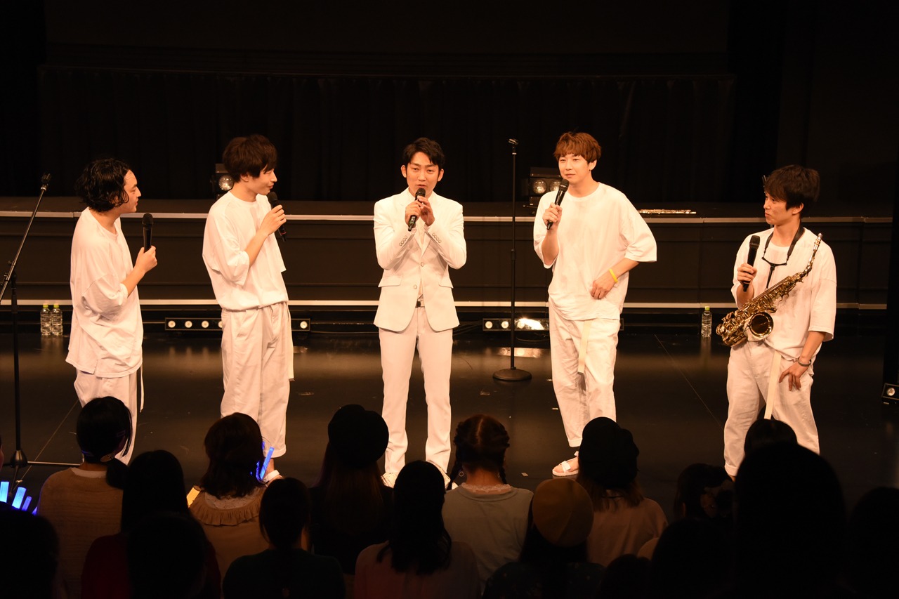 「SALTY's 4th anniversary LIVE～塩顔たちはCDを出すことにした～」の様子。