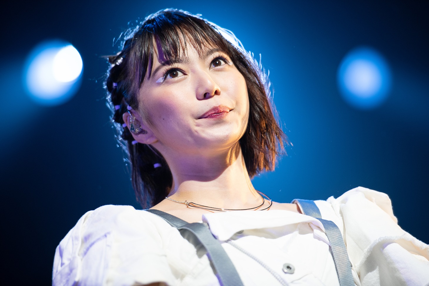 安本彩花