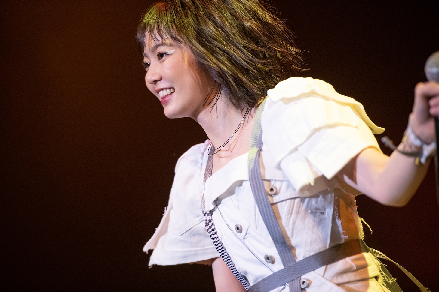 安本彩花