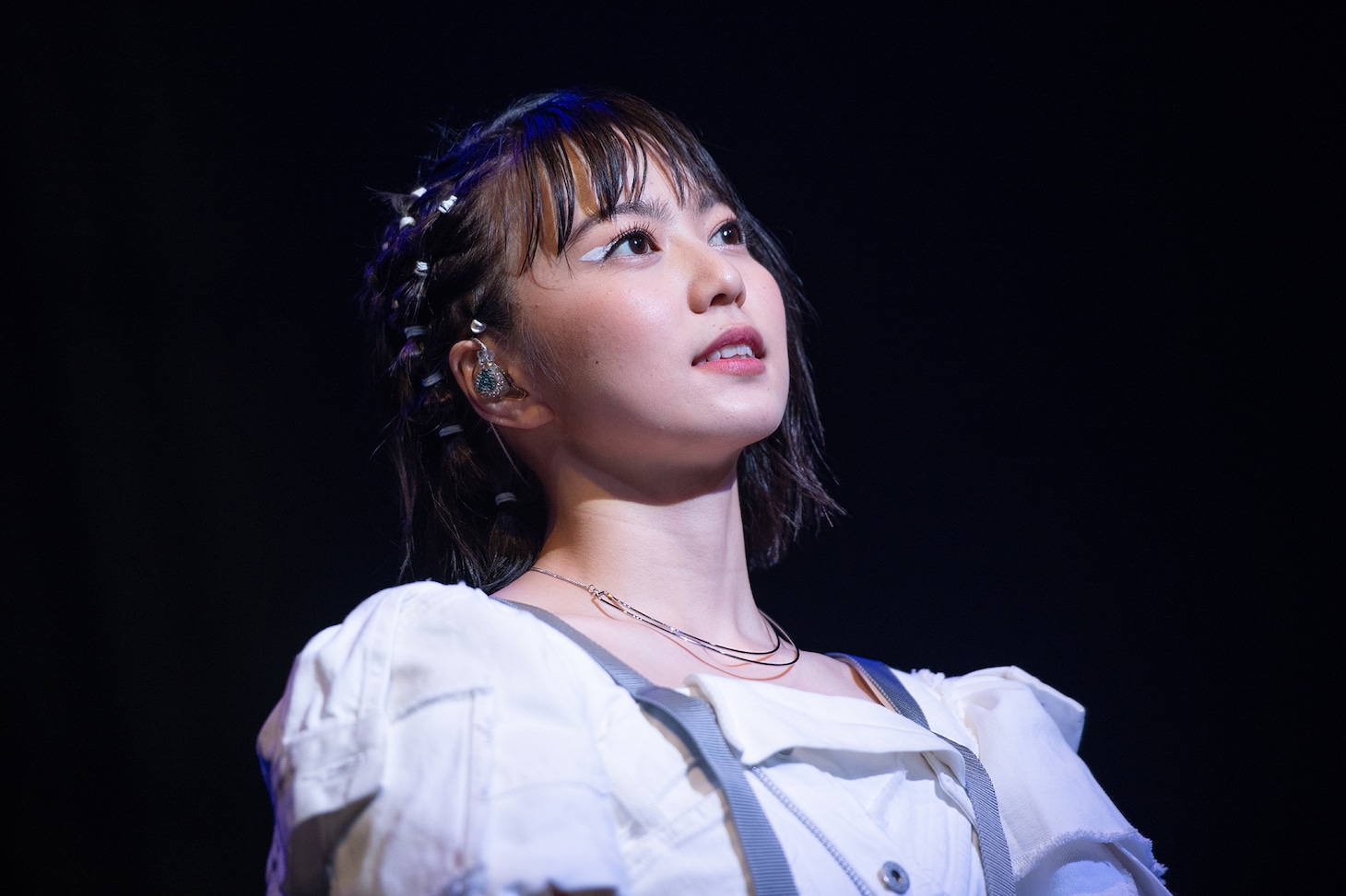 安本彩花