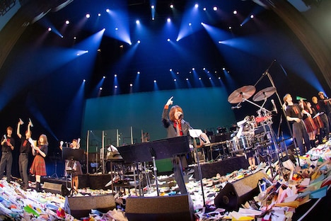 角松敏生「TOSHIKI KADOMATSU Performance2019 "Tokyo Boys & Girls"」の様子。