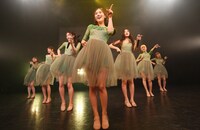 「OH MY GIRL JAPAN 2nd ALBUM発売記念スペシャルライブ」の様子。（写真提供：アリオラジャパン）