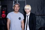 左から佐藤大輔、「夏の魔物2019」プロデューサーの成田大致。