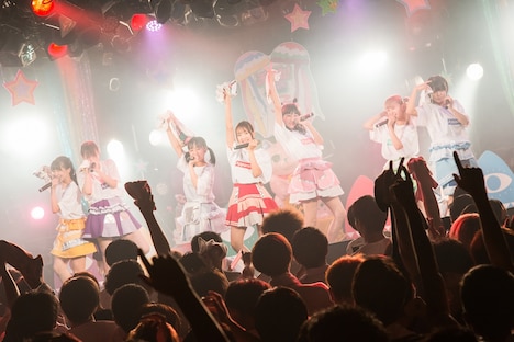 天晴れ!原宿の結成3周年記念ワンマンライブの様子。(写真提供:キングレコード)