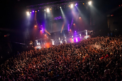 BiSH「LiFE is COMEDY TOUR」Zepp Tokyo公演の様子。（Photo by Sotobayashi Kenta）