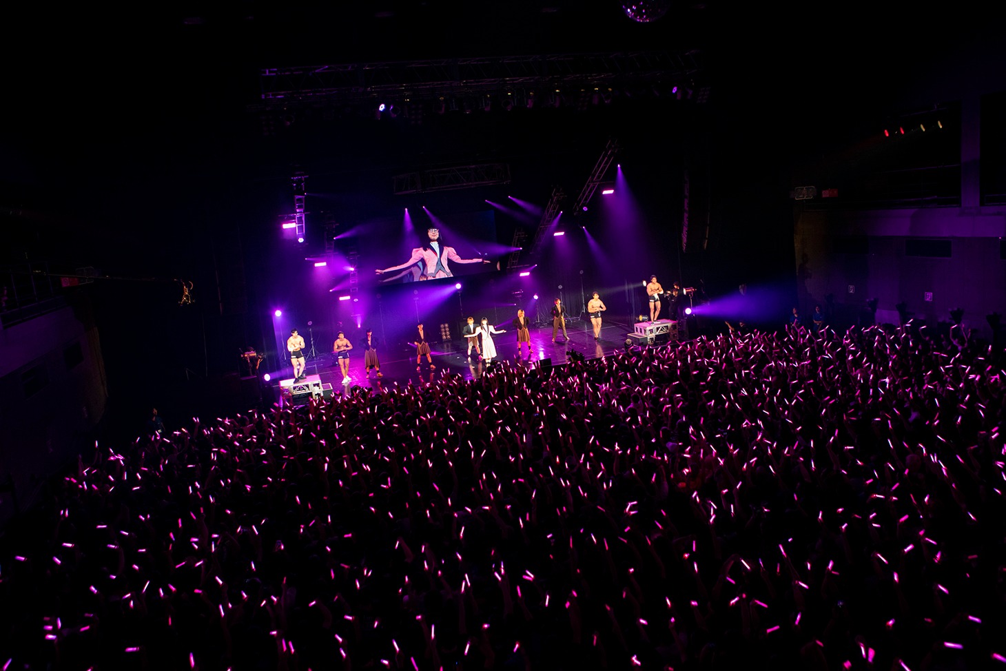 BiSH「LiFE is COMEDY TOUR」Zepp Tokyo公演の様子。（Photo by Sotobayashi Kenta）