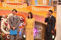 左から伊藤利尋（フジテレビアナウンサー）、永島優美（フジテレビアナウンサー）、中山秀征。(c)フジテレビ