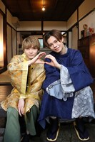 彦星に扮した超特急のユーキとカイ。