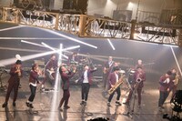 Official髭男dismと東京スカパラダイスオーケストラのセッションの様子。