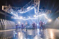 渋谷龍太（SUPER BEAVER）と東京スカパラダイスオーケストラのセッションの様子。