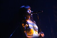 田村芽実「ワタシノアカシ▽」の様子。（写真：原田京子）