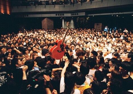 teto「ツアー2019 正義売買 -seigi bye bye-」東京・TSUTAYA O-EAST公演の様子。（撮影：馬込将充）