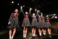 かみやど「かみがやどるばしょ～あなたはどんないろにそめるの？～ 」の様子。（写真：本間裕介）