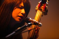 高原未奈（B, Cho）（撮影：冨田味我）