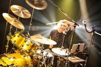 MIZUKI（Dr, Cho）（撮影：冨田味我）