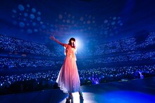 水瀬いのり「animelo mix presents Inori Minase LIVE TOUR 2019 Catch the Rainbow!」 の様子。（写真：加藤アラタ、堀内彩香）