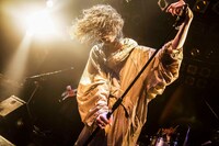 志磨遼平（Vo）（撮影：森好弘）