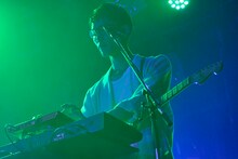 高橋健介（G, Syn / LUCKY TAPES）（Photo by Yoshiaki Miura）