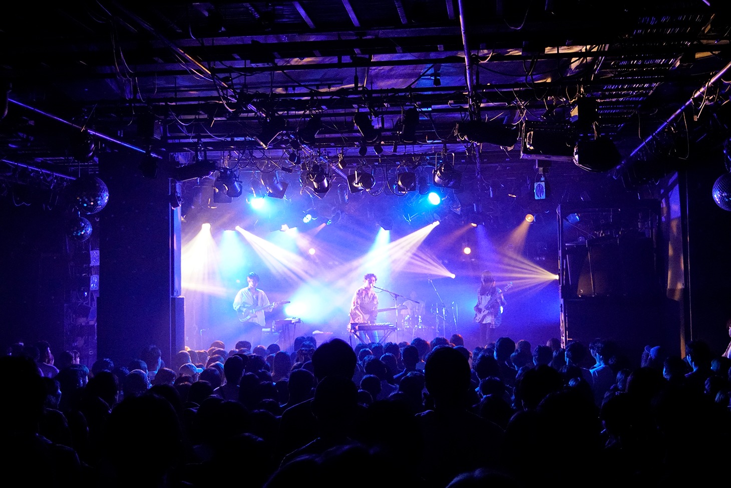 The fin.のライブの様子。（Photo by Yoshiaki Miura）