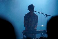 Yuto Uchino（Vo, G, Syn / The fin.）（Photo by Yoshiaki Miura）