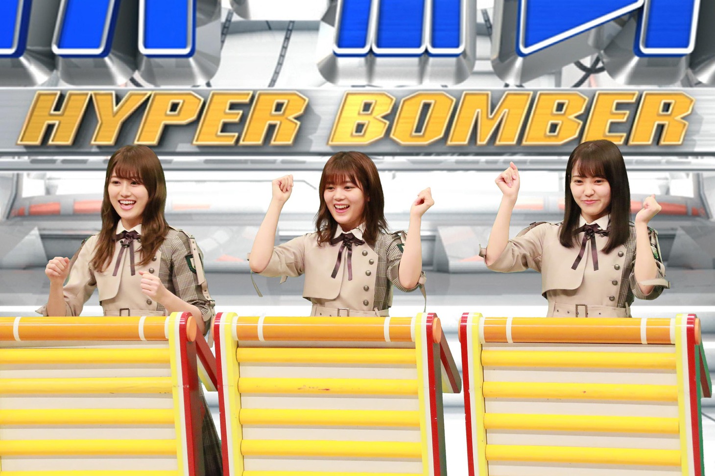 左から守屋茜、尾関梨香、松田里奈。(c)フジテレビ
