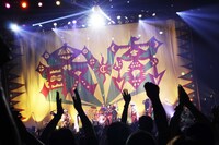 「チャラン・ポ・ランタン 2019ツアー追加公演『脱走の果て』」昭和女子大学人見記念講堂公演の様子。（写真提供：avex）